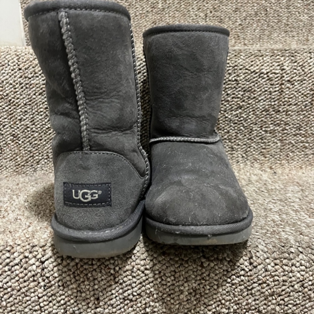 Grey Uggs - image 7